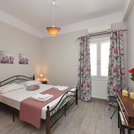 Agni's House Ferienhaus Posidhonía